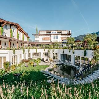 juffing-aussenansicht-zaubergarten-blick-auf-hotel-rainer-hofmann