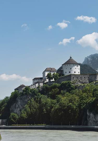 tvb-kufsteinerland-festung-kufstein-mit-inn-im-vordergrund-lolin tvb-kufsteinerland-festung-kufstein-mit-inn-im-vordergrund-lolin