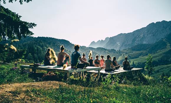 tvb-kufsteinerland-yoga-am-berg-florian-egger tvb-kufsteinerland-yoga-am-berg-florian-egger